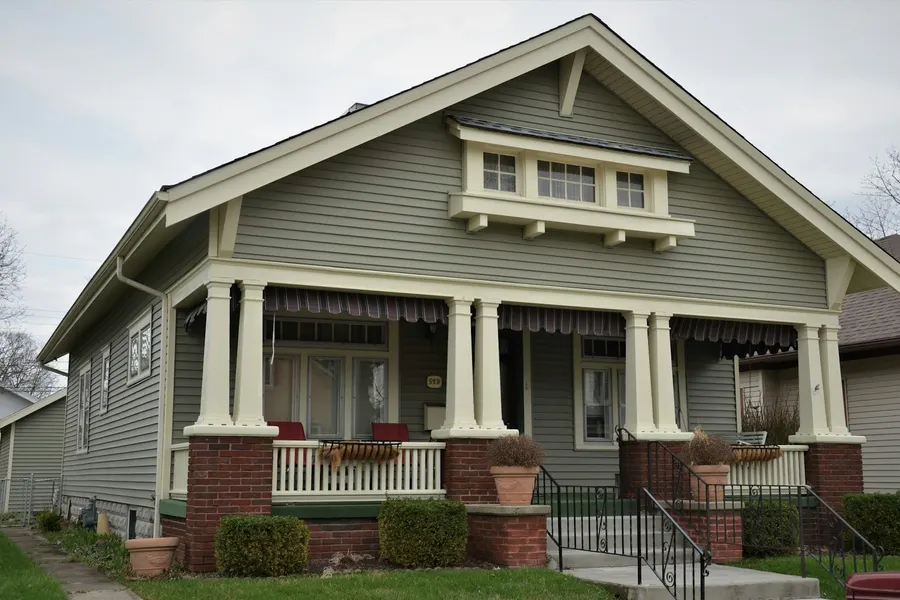 Exterior of 77 Bluegrass Ave, Georgetown, KY
